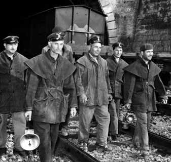 groupe de travailleurs de la voie ferrée, 1951