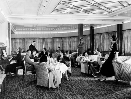 touristes dans la véranda de la première classe du victoria, 1930