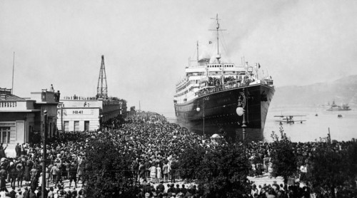 foule au départ du saturnia, 1930-1940