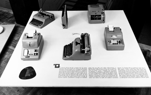 calculatrices et machines à écrire olivetti de 47 à 54, 1954