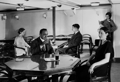marine, navire à moteur victoria, touristes au bar en troisième classe, 1930