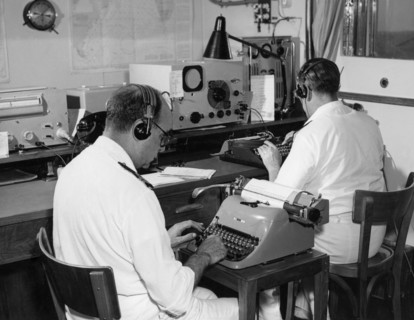 opérateurs radio sur le giulio cesare, 1953