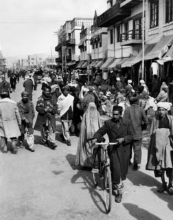 une rue animée de kaboul, 1956