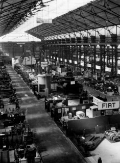 vue du pavillon de la mécanique à la foire de milan, 1920