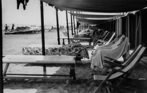 italie, lido de venise, cabanes au lido de venise, 1930