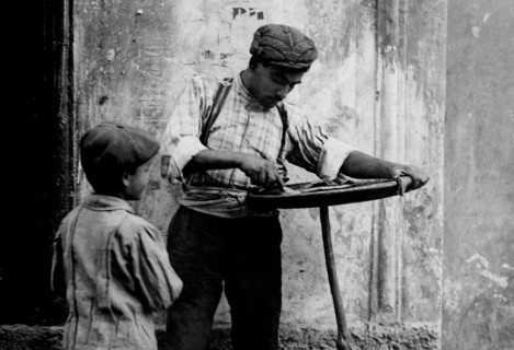 italie, milan, vendeur de marrons, 1910
