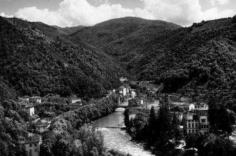 italie, toscane, bagni di lucca, vue aérienne de la ville, 1946