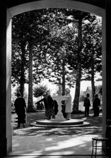 italie, toscane, sienne, chianciano terme, la source diurétique dans le parc de la station thermale, années 1920