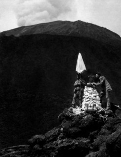 toscane, hommes mesurant des angles avec le théodolite, 1910 1920