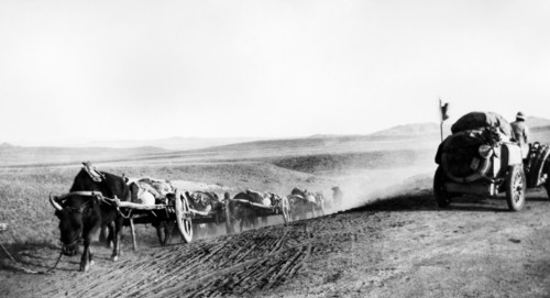 mongolie, raid beijing-paris, rencontre de l'itala avec une caravane de chariots, 1907