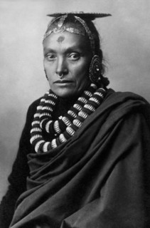 asie, chine, portrait d'une femme tibétaine, 1920 1930