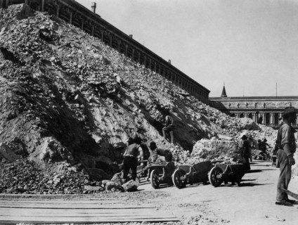 italie, venise, venise, piazza san marco, déblaiement des décombres après l'effondrement du clocher, 1902
