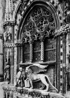 italie, venetie, venise, palais ducal, détail de la porte en papier, 1900 1910