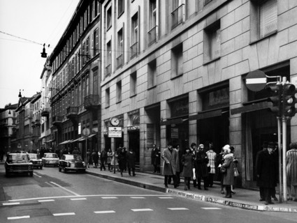 italie, lombardie, milan, via montenapoleone, 1970
