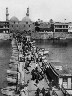 moyen-orient, irak, bagdad, le pont reliant les deux rives du fleuve tigris, 1950 1960
