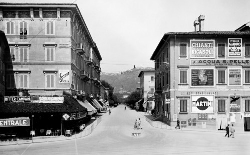 italie, toscane, pistoia, montecatini terme, vue de la via verdi, 1935