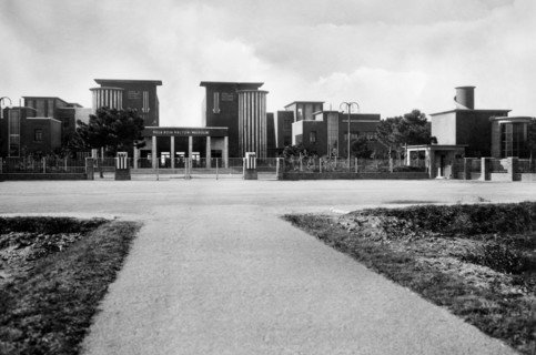 italie, toscane, tirrenia, façade de la villa rosa maltoni mussolini, 1930 1940