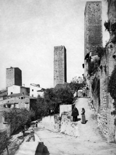 europe, italie, toscane, san gimignano, vue de la via degli innocenti, 1900 1910