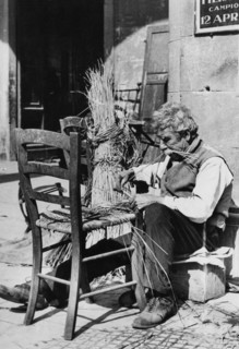 italie, toscane, florence, portrait d'un tisseur de chaises, 1910 1920