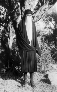 europe, grèce, rhodes, groupe de paysannes, 1920 1930