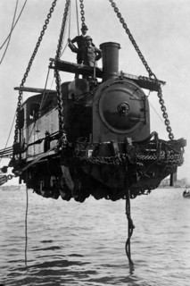 afrique, libye, débarquement de la première locomotive, 1920