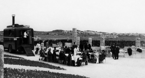 afrique, libye, sabratha, voiture restaurant au repos, 1930