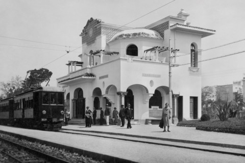 italie, campanie, naples, portici bellavista, une gare du chemin de fer circumvesuviana, 1930