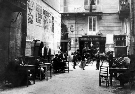 italie, campanie, naples, via donnalbina, scribes publics au bureau de poste, années 1900