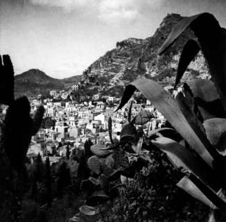 italie, sicile, taormine, vue de la ville, 1920 1930