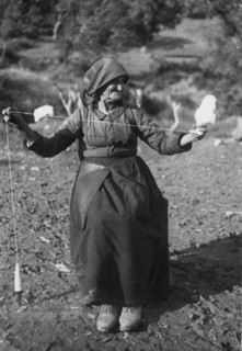 italie, basilicate, colobraro, la fileuse, 1930
