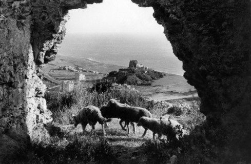 europa, italy, calabria, scalea, vue de la tour talao depuis le château normand, 1940