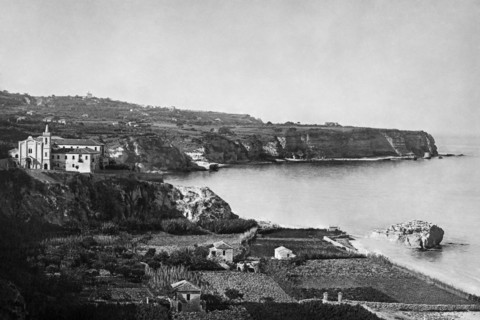 europe, italie, calabre, vibo valentia, tropea, panorama avec le couvent franciscain, années 1920