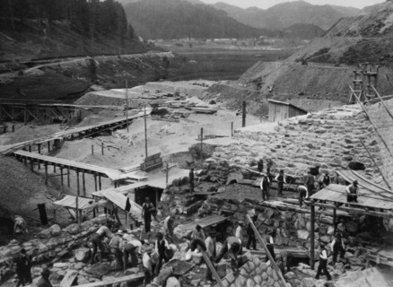 europe, italie, calabre, construction du barrage de trepidò près des lacs de sila, années 1920