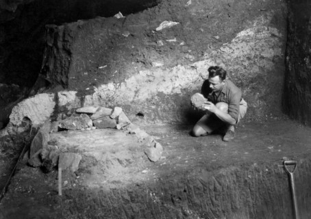 afrique, rhodésie du nord, une ancienne fonderie préhistorique dans la grotte de mumbwa, années 1920