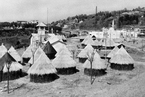 europe, italie, turin, exposition nationale, reconstruction d'un village érythréen, tukul, 1928