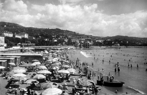 europe, italie, ligurie, san remo, vue de la côte, 1920 1930