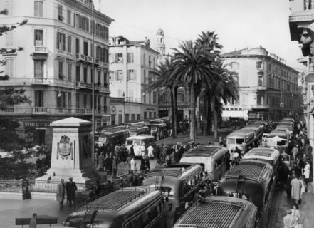 europe, italie, ligurie, san remo, exposition de bus, 1950 1960