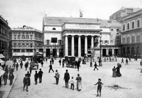 europe, italie, ligurie, genes, vue de la piazza de ferrari avec la statue de garibaldi, 1905