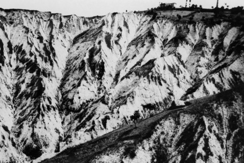 europe, italie, abruzzes, atri, formations calanchifera, 1920 1930