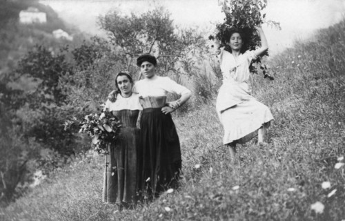 europe, italie, abruzzes, paysannes à farindola, 1910