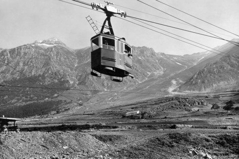 europe, italie, abruzzes, le téléphérique du gran sasso, 1920 1930