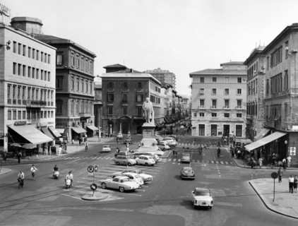 place cavour, livourne, toscane, italie 1965