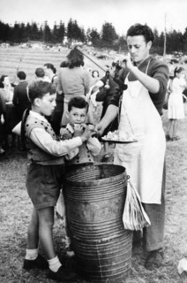 vendeur ambulant, festival annuel, macchia antonini, toscane, 1953