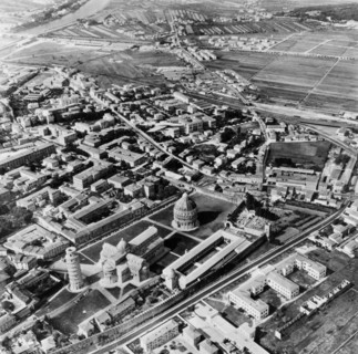 piazza dei miracoli, pise, toscane, 1966