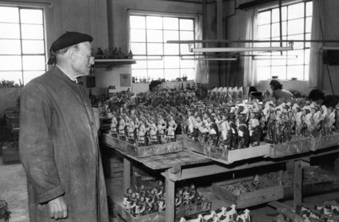 figurines en plâtre, artisan, lucca, toscane, italie 1955