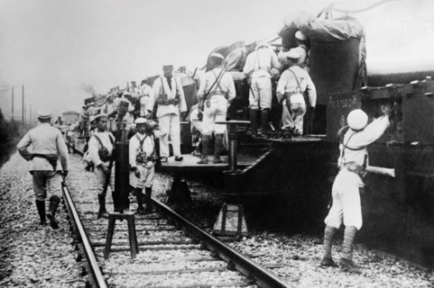 europe, italie, soldats italiens sur le train armé pour la défense côtière, 1915 1918