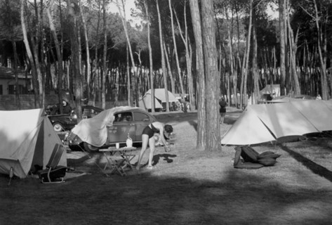Italie, Toscane, Marina di Massa, Camping, 1952