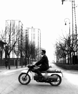 lombardie, milan, sur la moto aermacchi 175, 1965