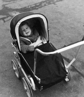 enfant dans un landau, 1952
