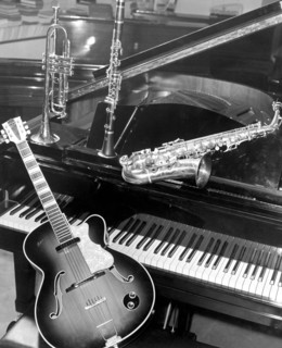 instruments de musique, jazz, guitare électrique, saxophone, trompette et clarinette, 1959